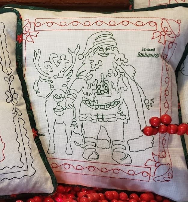 SANTA around the WORLD BOOK I: The European Tradition 12