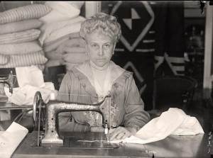 Sewing-Woman-002